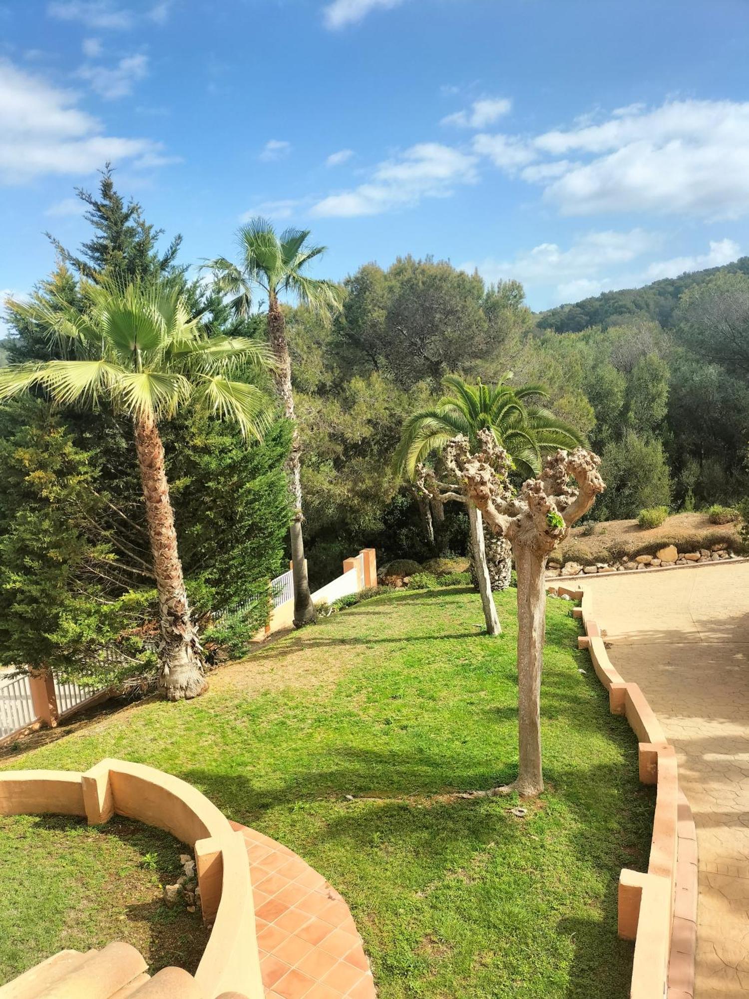 Son Bou By The Sea; Home With A Private Garden المظهر الخارجي الصورة